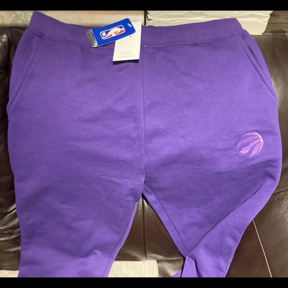 Peace Collective, TORONTO RAPTORS EMBROIDERED LOGO SLIM FIT JOGGER - Picture 2 of 5